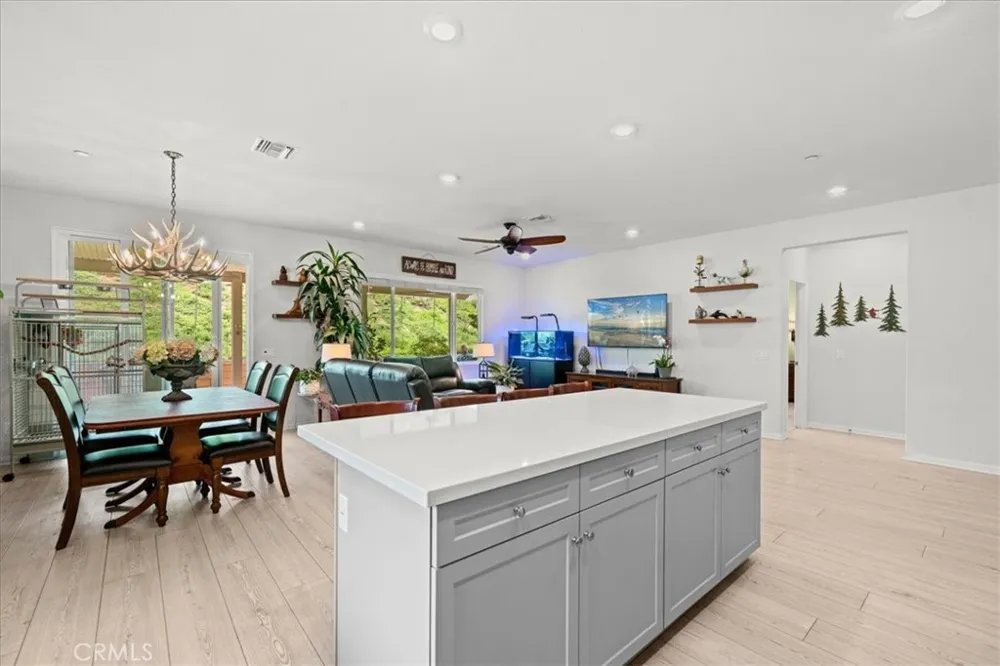 7618 Baerss Riverside, CA 92507