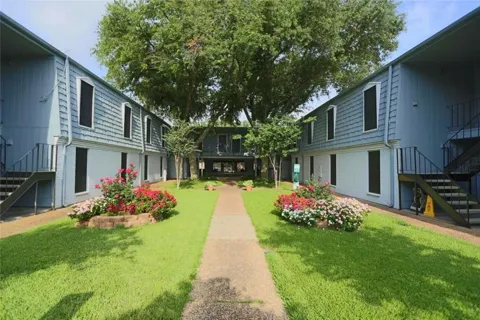 1901 S Voss Road #18