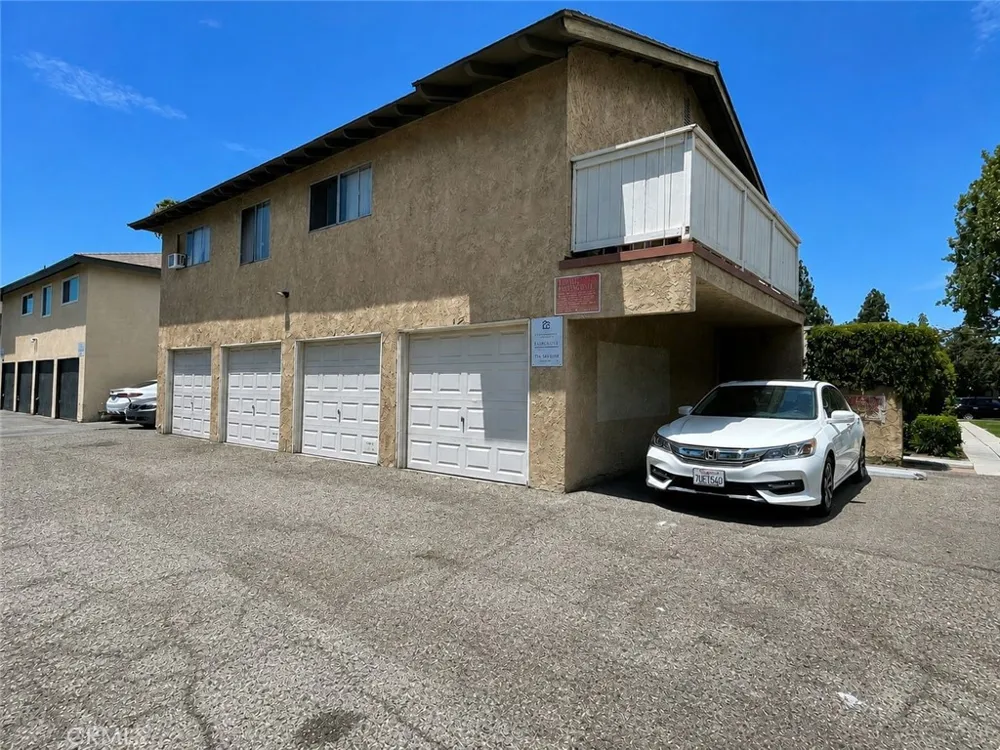 2236 E Franzen Santa Ana, CA 92705