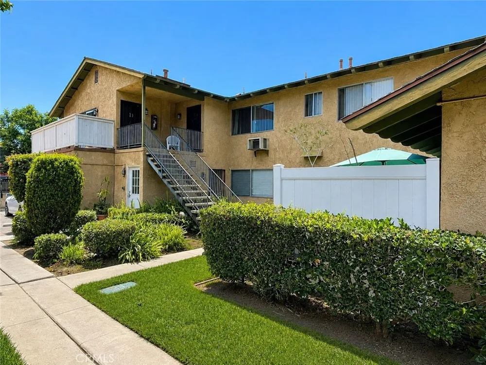 2236 E Franzen Santa Ana, CA 92705