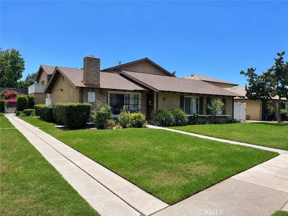 2236 E Franzen Santa Ana, CA 92705