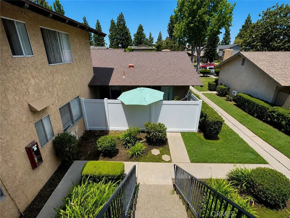 2236 E Franzen Santa Ana, CA 92705