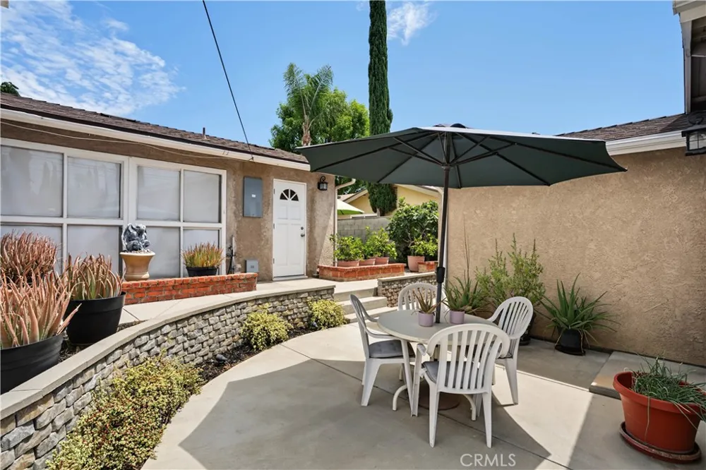 7921 Fallbrook West Hills, CA 91304