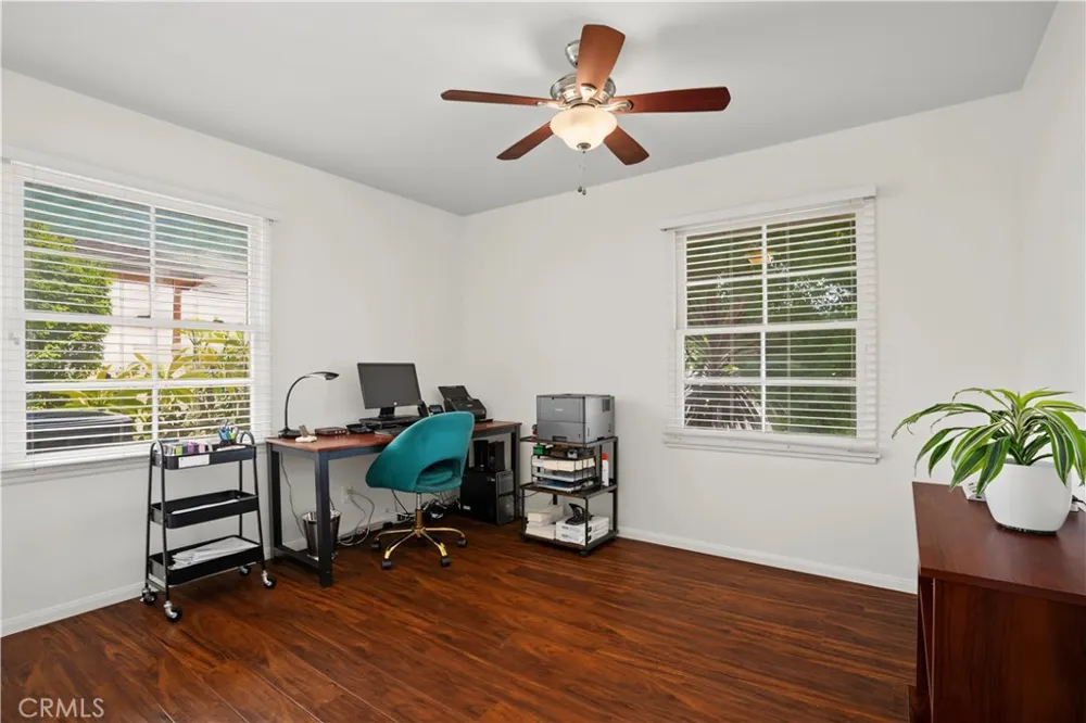 7921 Fallbrook West Hills, CA 91304