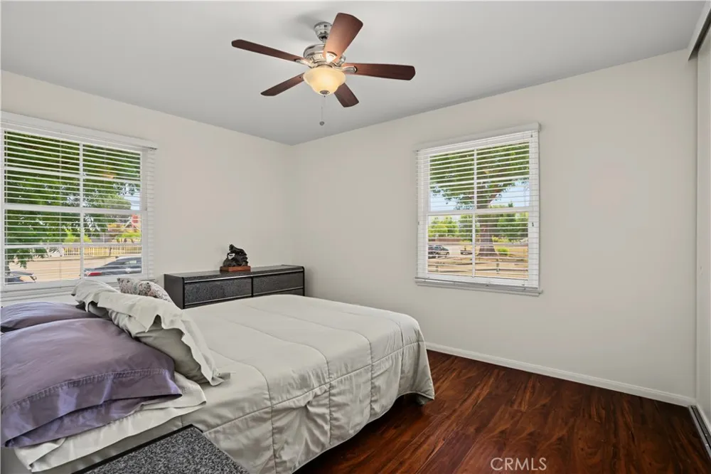 7921 Fallbrook West Hills, CA 91304