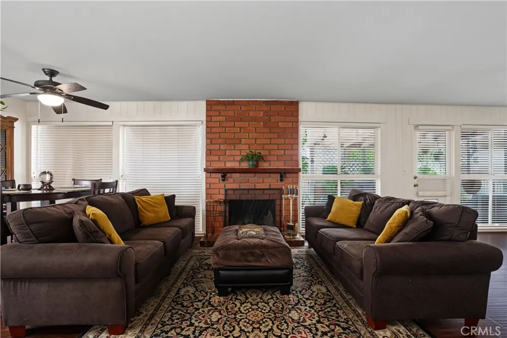 7921 Fallbrook West Hills, CA 91304