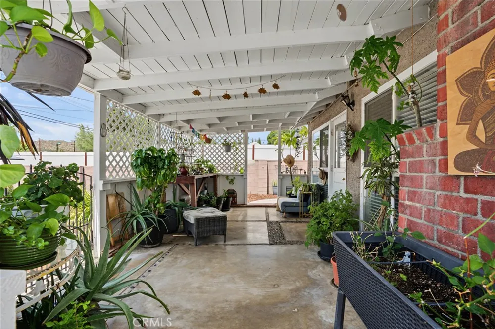 7921 Fallbrook West Hills, CA 91304
