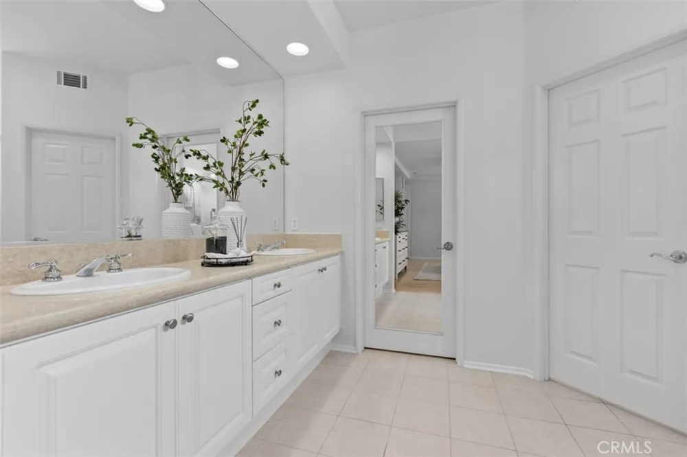 21285 Mazatlan Mission Viejo, CA 92692