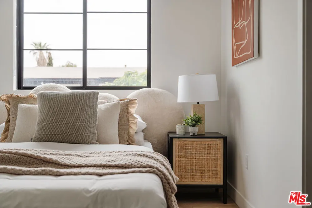 1952 S Garth Avenue #1/2 Los Angeles, CA 90034