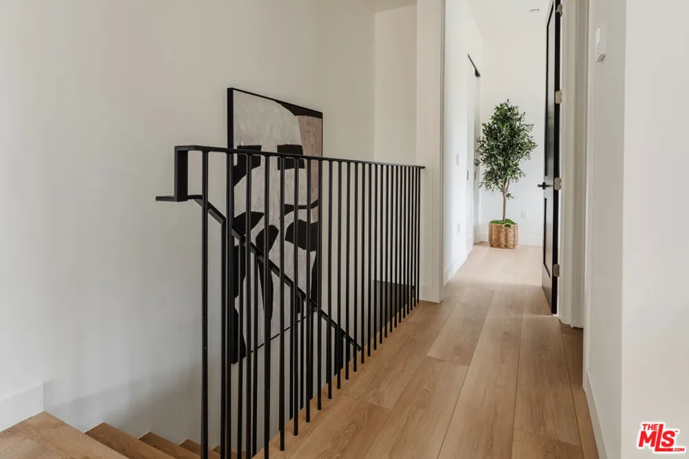 1952 S Garth Avenue #1/2 Los Angeles, CA 90034