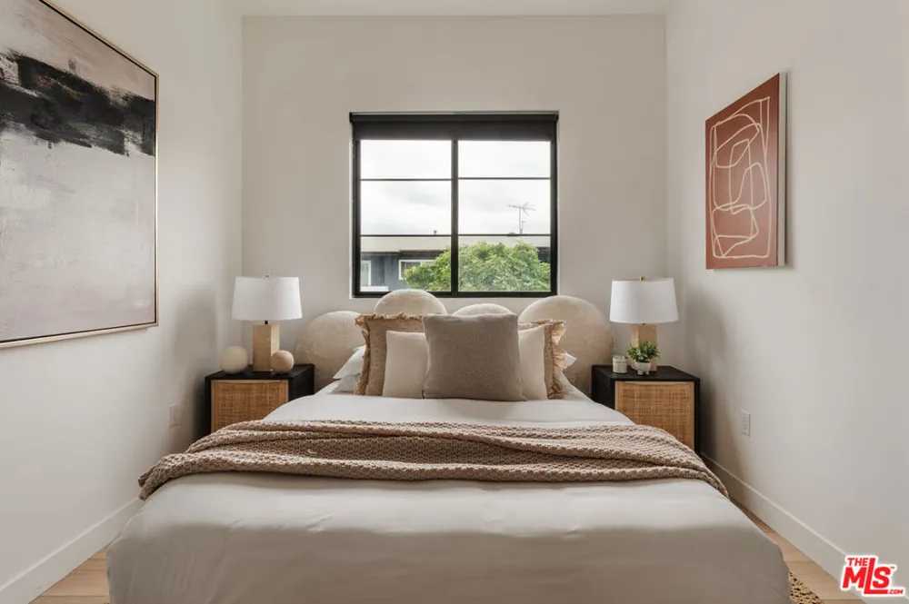 1952 S Garth Avenue #1/2 Los Angeles, CA 90034