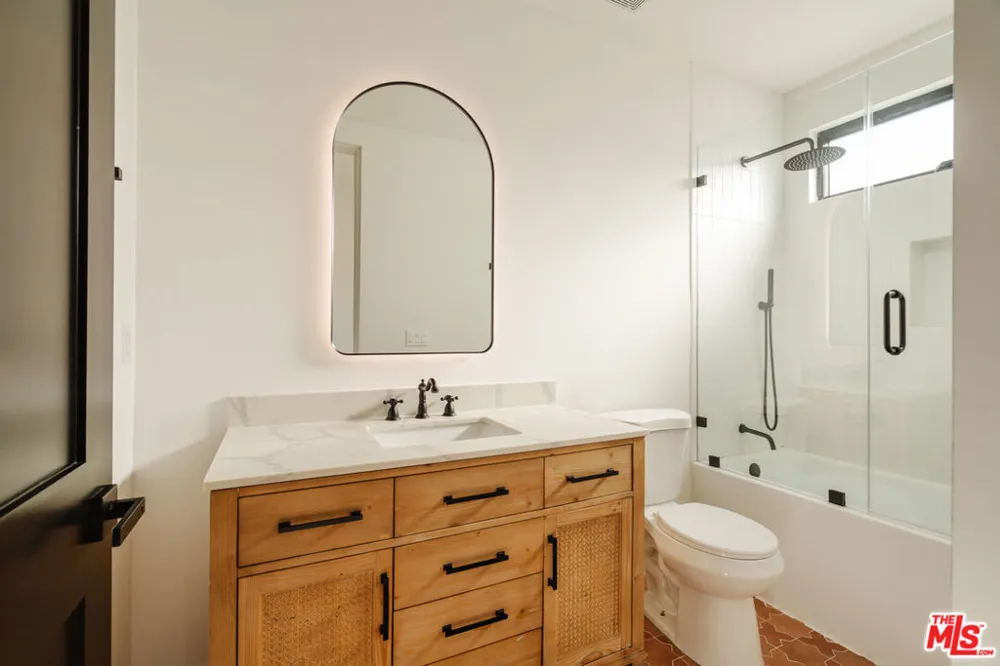 1952 S Garth Avenue #1/2 Los Angeles, CA 90034