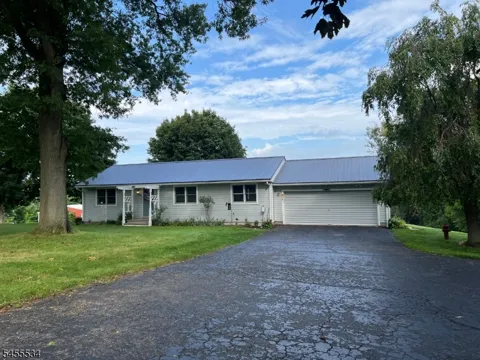 151 Petticoat Ln