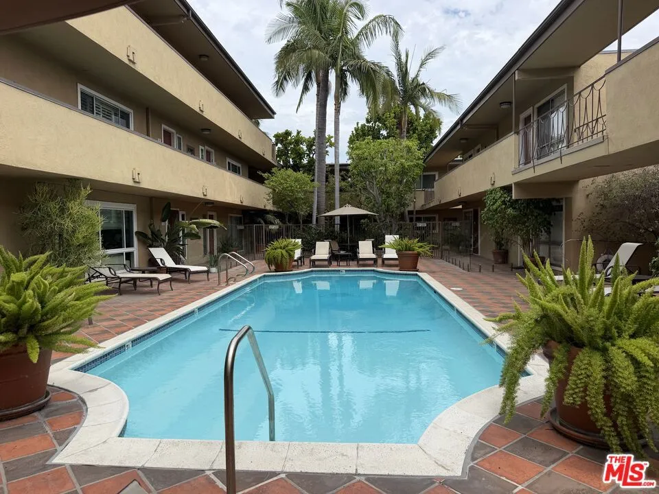 970 Palm Avenue #216 West Hollywood, CA 90069
