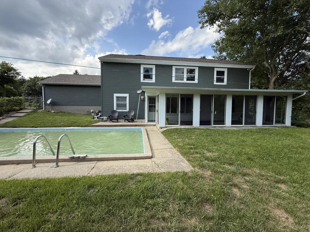 1122 W Green Street Hastings City, MI 49058