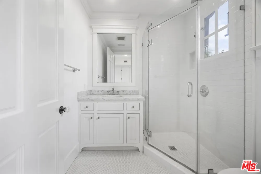 769 ALMAR AVENUE Pacific Palisades, CA 90272