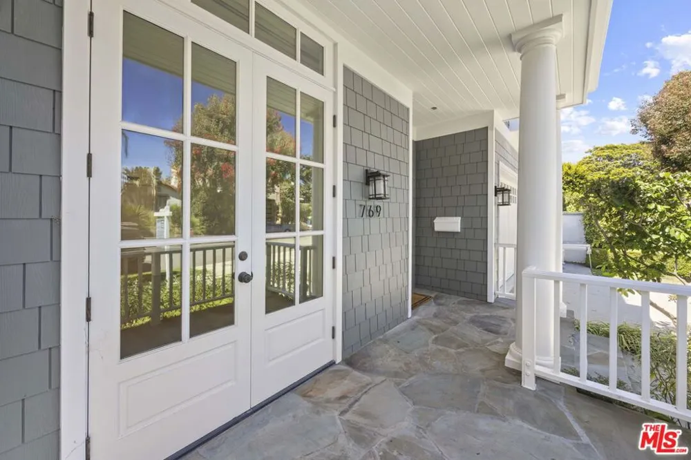 769 ALMAR AVENUE Pacific Palisades, CA 90272