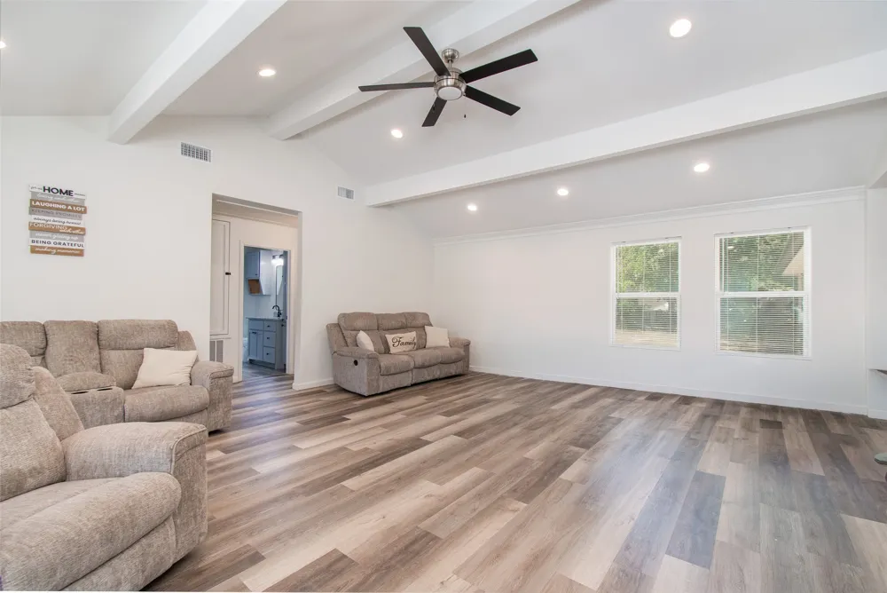 1704 Hoover Avenue Cameron, TX 76520