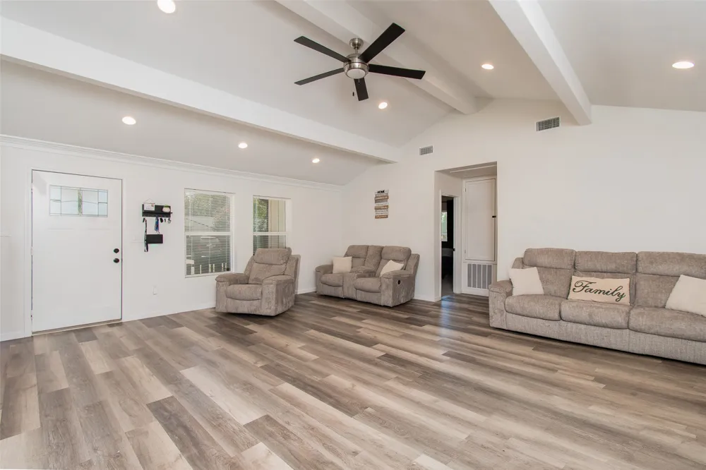 1704 Hoover Avenue Cameron, TX 76520