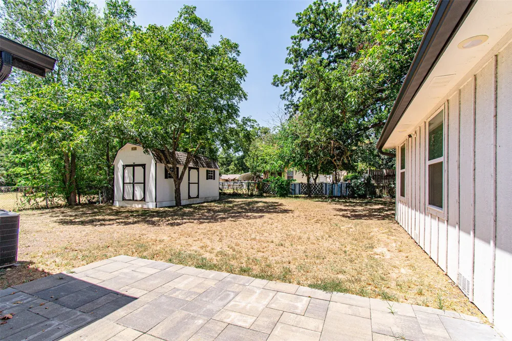 1704 Hoover Avenue Cameron, TX 76520
