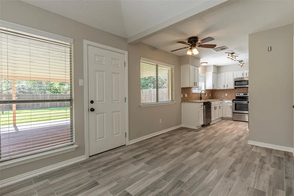 1304 Piney Woods Drive Friendswood, TX 77546