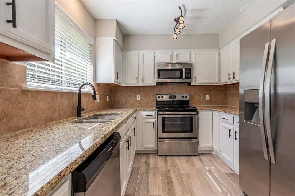 1304 Piney Woods Drive Friendswood, TX 77546