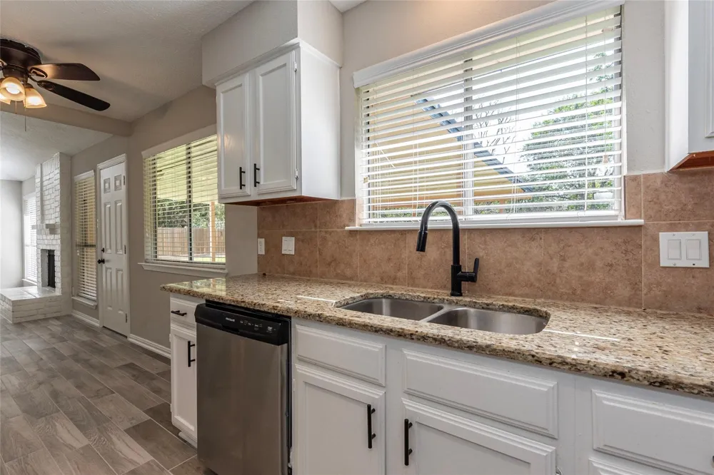 1304 Piney Woods Drive Friendswood, TX 77546