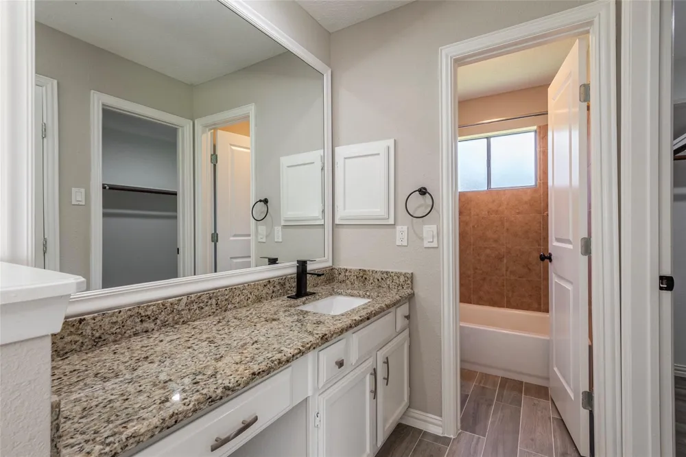 1304 Piney Woods Drive Friendswood, TX 77546