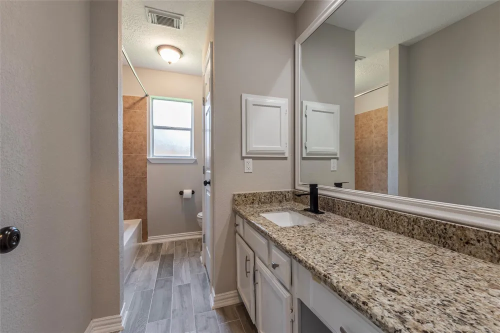 1304 Piney Woods Drive Friendswood, TX 77546