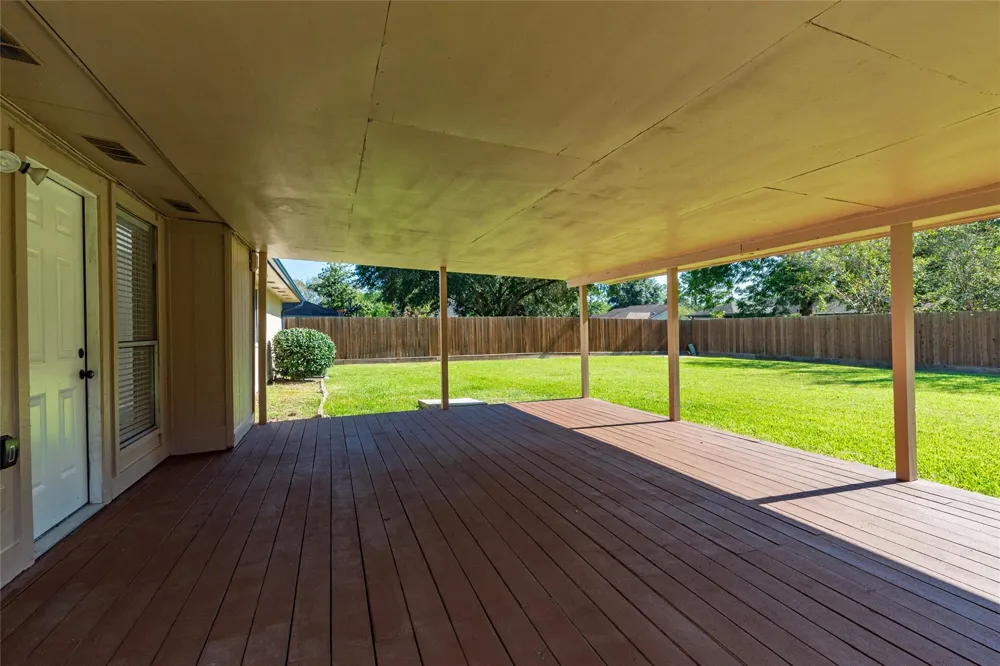 1304 Piney Woods Drive Friendswood, TX 77546