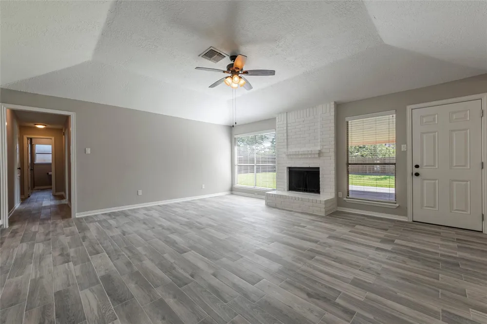 1304 Piney Woods Drive Friendswood, TX 77546