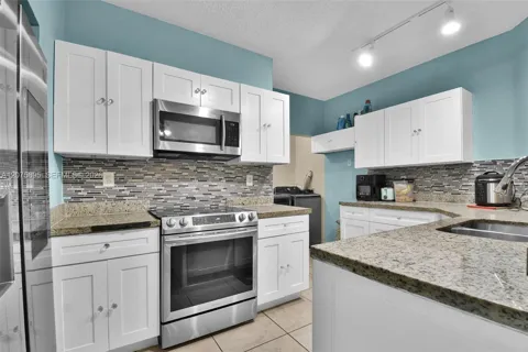 1419 Avon Ln #216