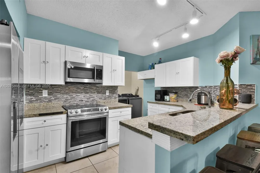 1419 Avon Ln #216 North Lauderdale, FL 33068