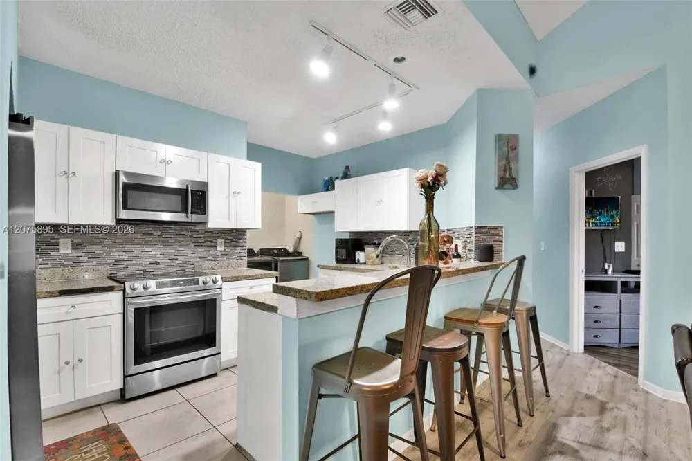 1419 Avon Ln #216 North Lauderdale, FL 33068