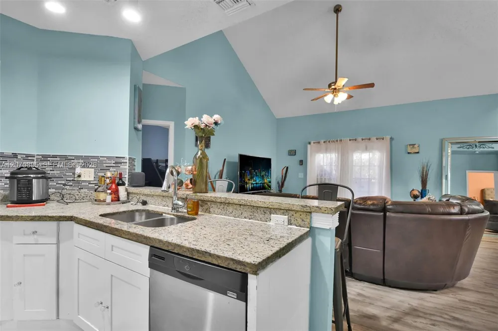 1419 Avon Ln #216 North Lauderdale, FL 33068