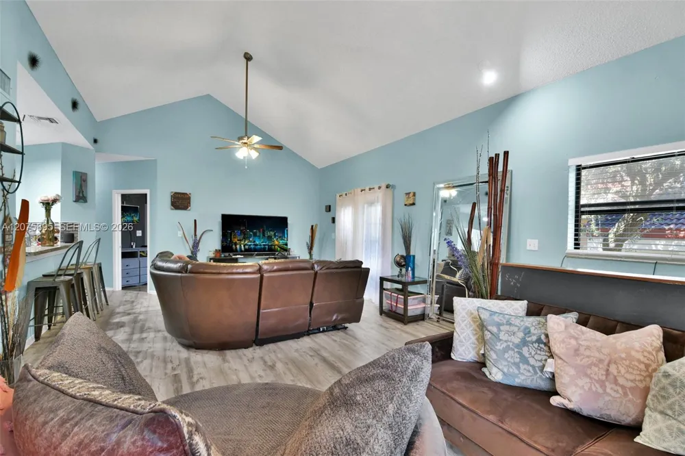 1419 Avon Ln #216 North Lauderdale, FL 33068