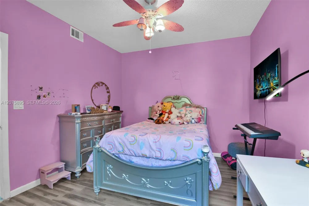 1419 Avon Ln #216 North Lauderdale, FL 33068