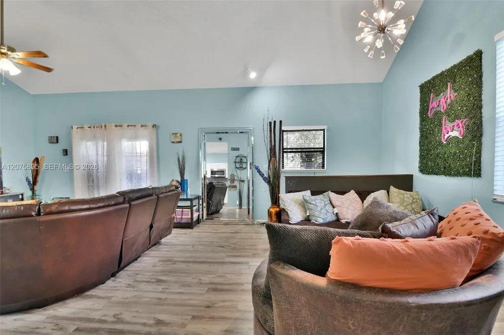 1419 Avon Ln #216 North Lauderdale, FL 33068