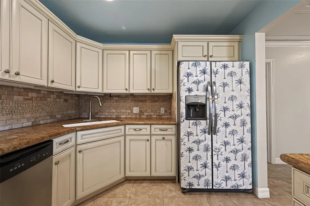 7210 Yucca Drive Galveston, TX 77551