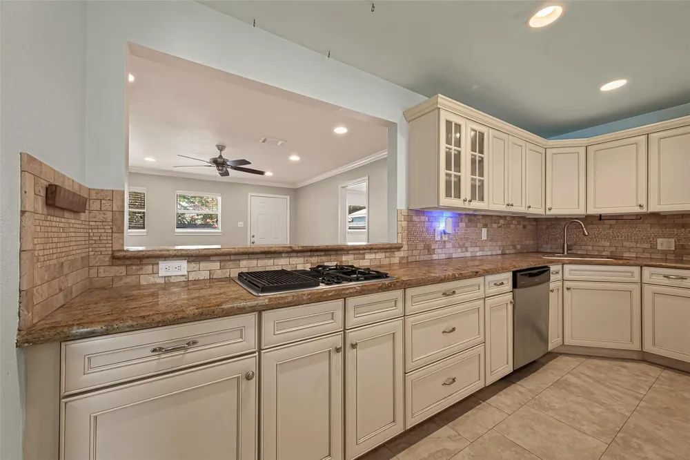 7210 Yucca Drive Galveston, TX 77551
