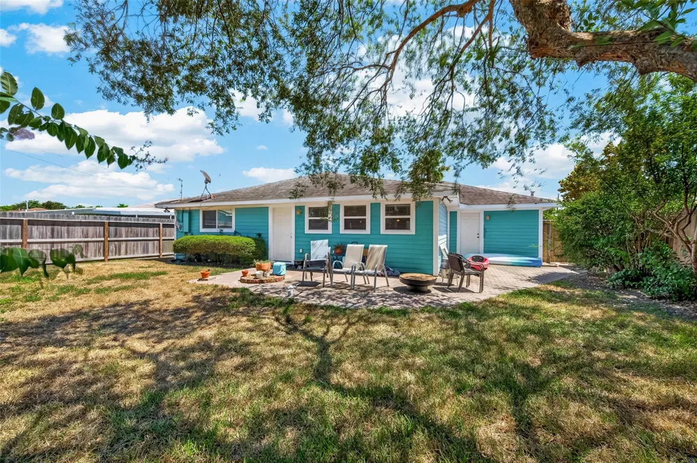 7210 Yucca Drive Galveston, TX 77551