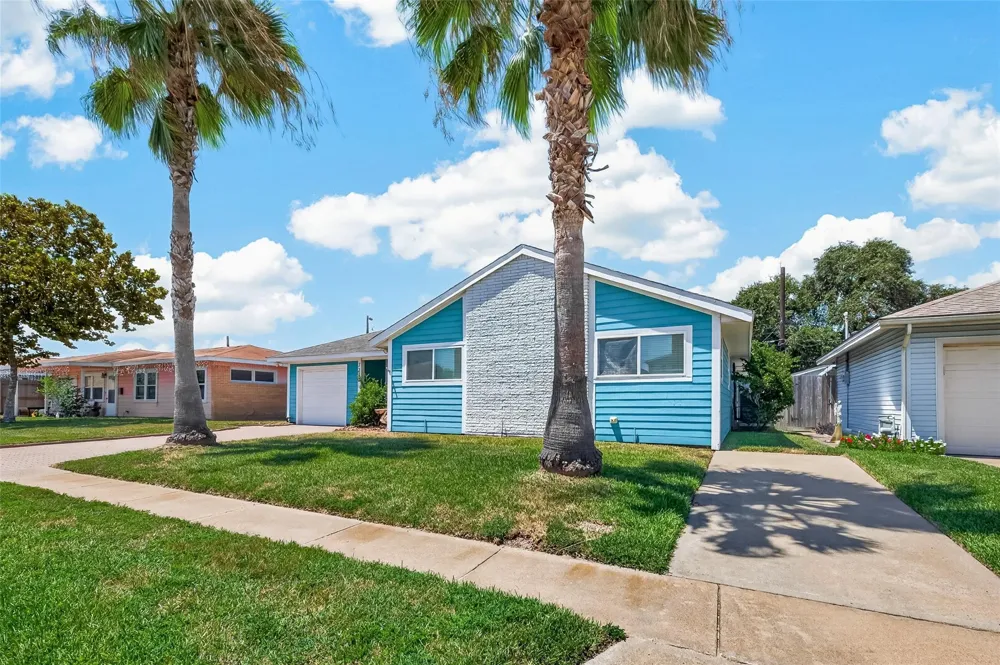 7210 Yucca Drive Galveston, TX 77551