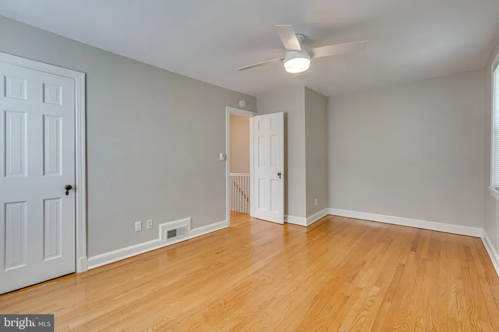 425 E LURAY AVENUE Alexandria, VA 22301