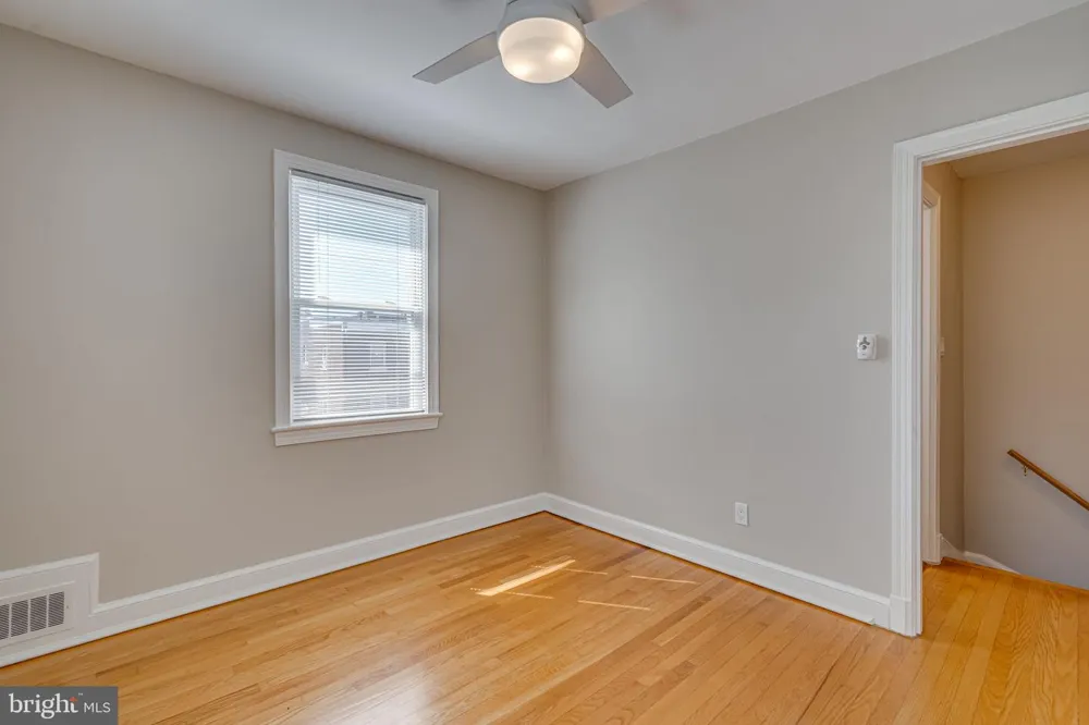 425 E LURAY AVENUE Alexandria, VA 22301