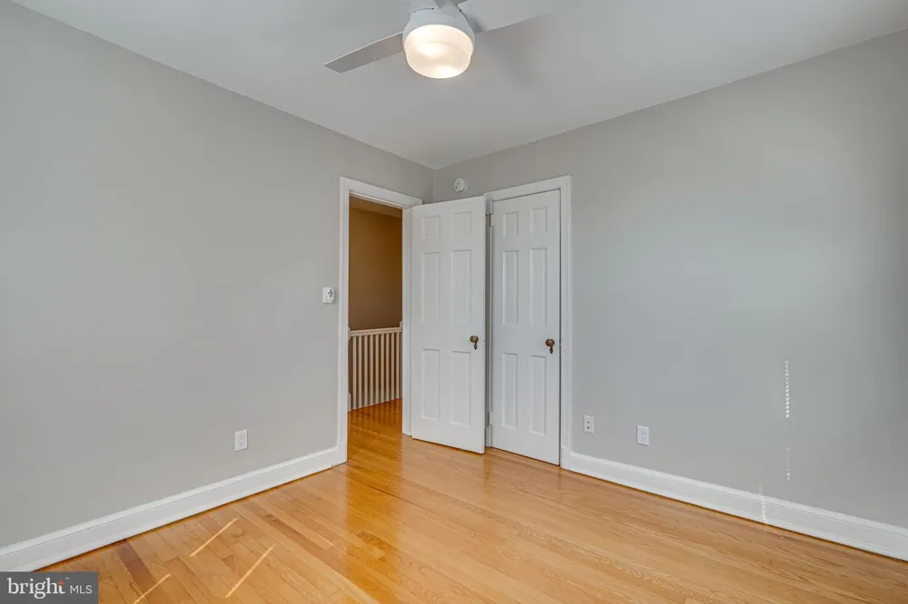 425 E LURAY AVENUE Alexandria, VA 22301