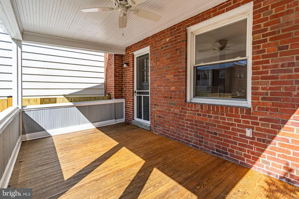 425 E LURAY AVENUE Alexandria, VA 22301