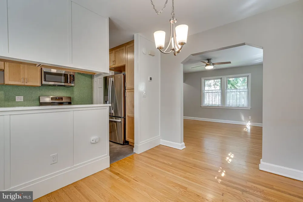425 E LURAY AVENUE Alexandria, VA 22301