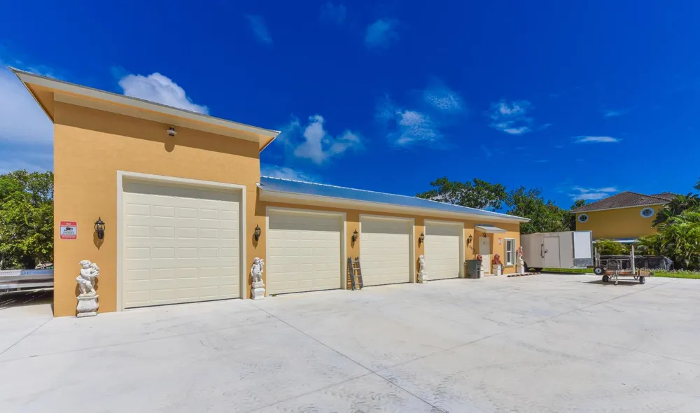 8073 S Indian River Drive Fort Pierce, FL 34982