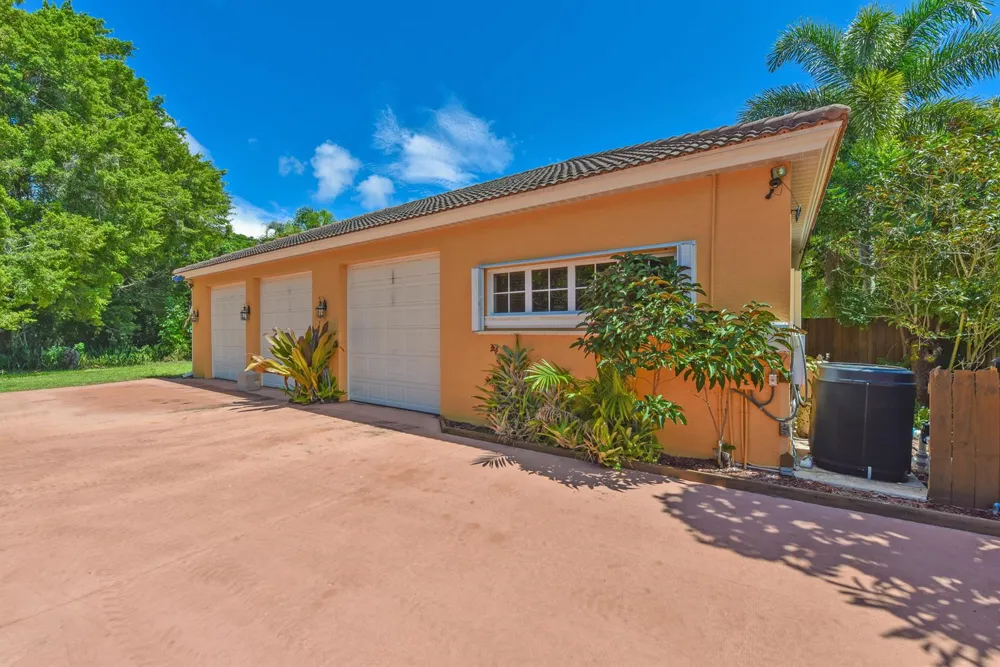 8073 S Indian River Drive Fort Pierce, FL 34982