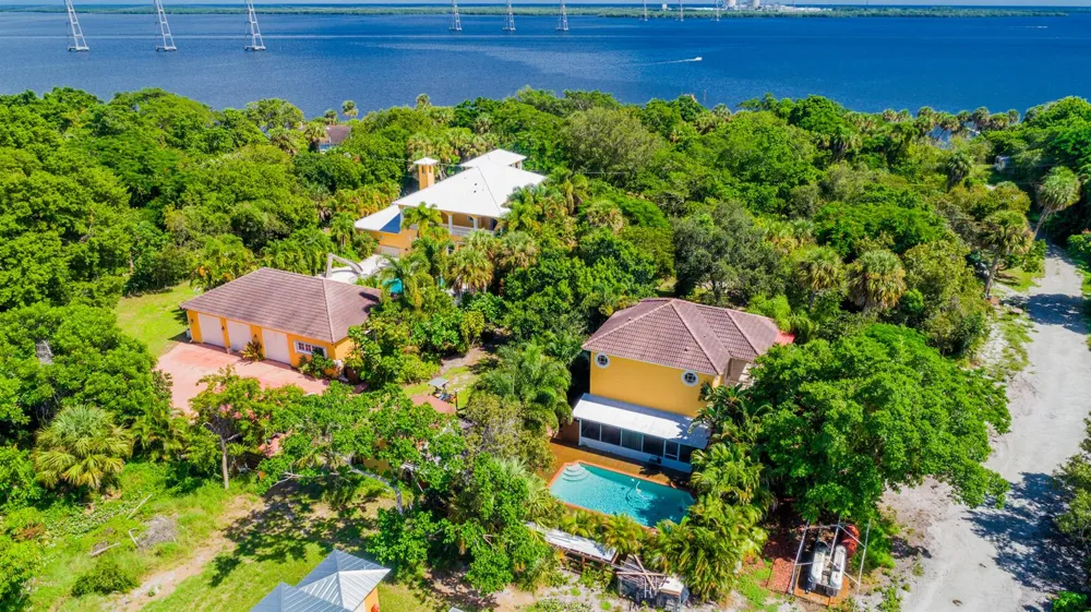 8073 S Indian River Drive Fort Pierce, FL 34982